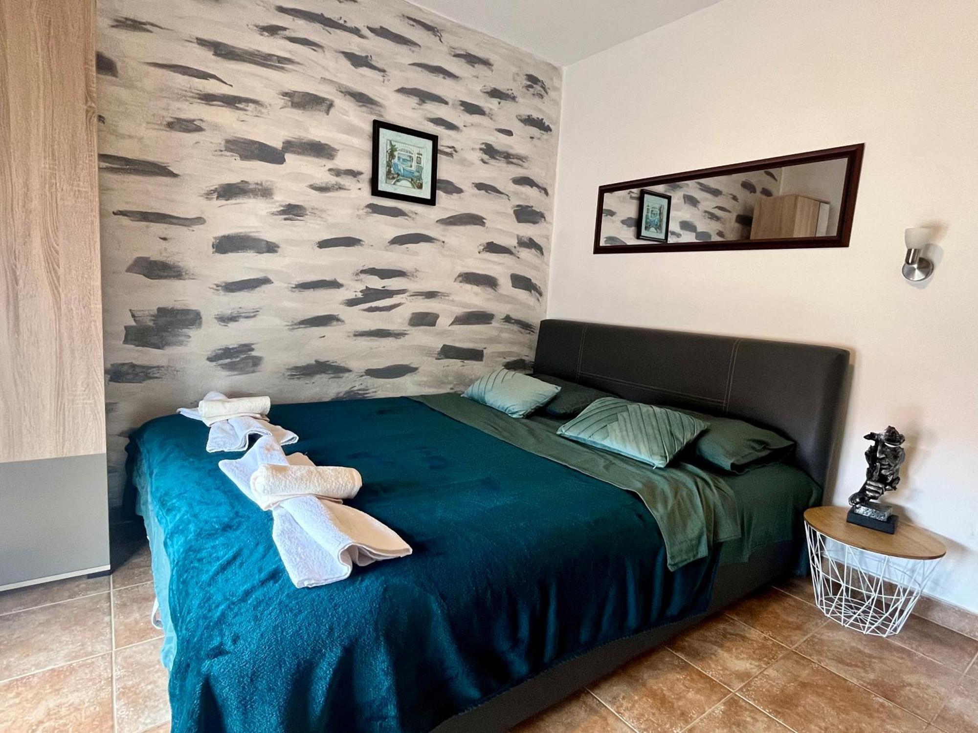 Apartments Obradovic คราซิชิ ภายนอก รูปภาพ