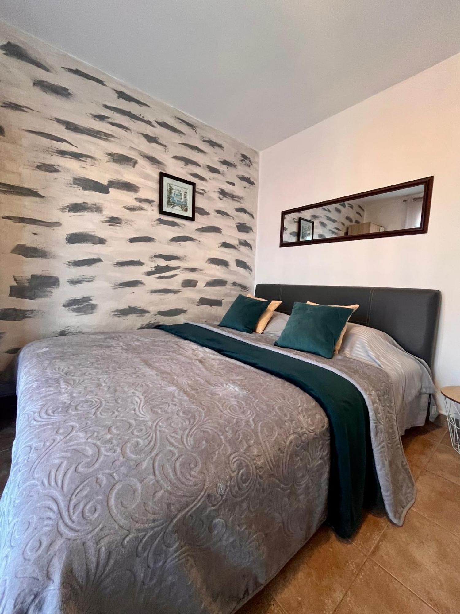 Apartments Obradovic คราซิชิ ภายนอก รูปภาพ